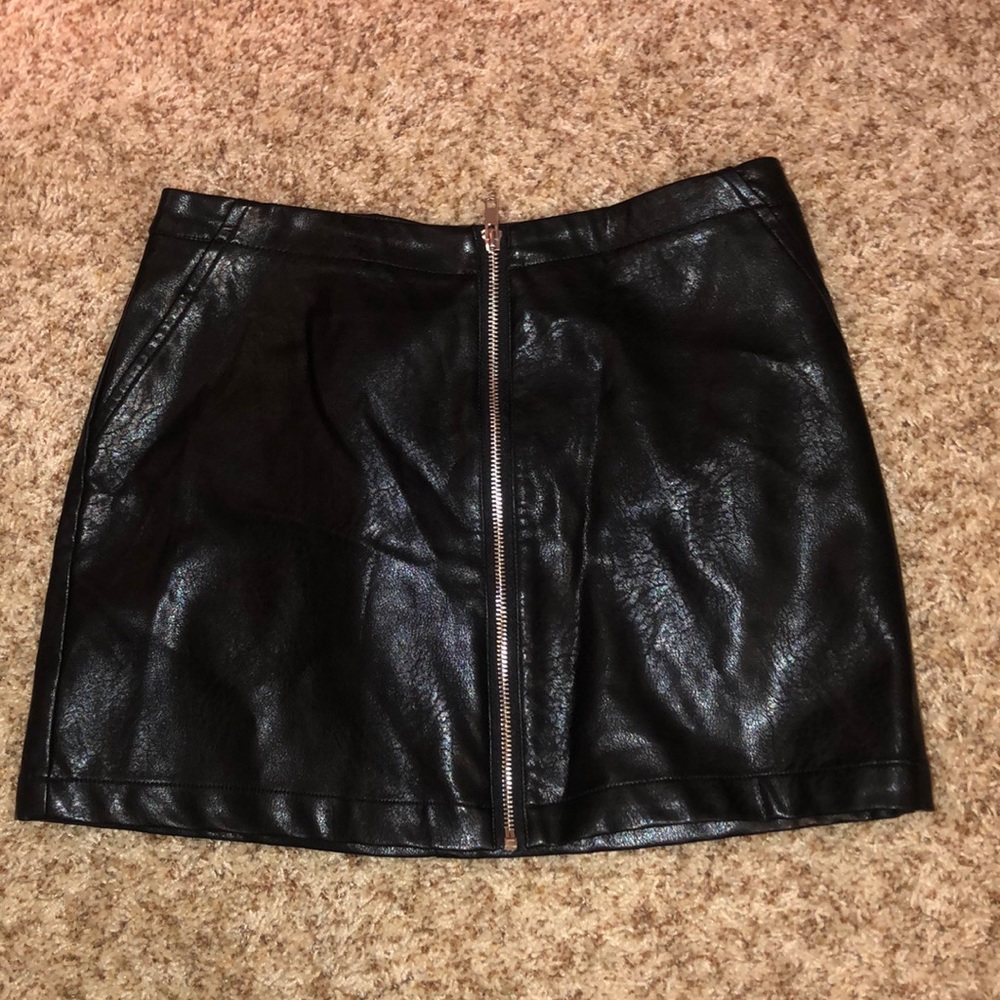 gently worn akira skirt